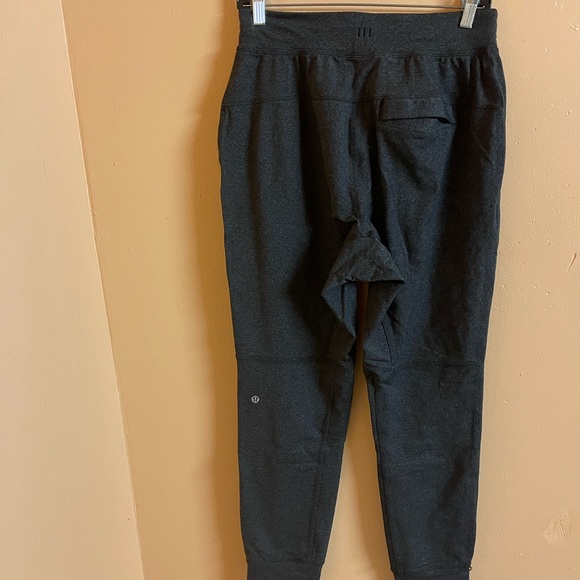 Lululemon Men’s Gray Joggers Size Small Good Condition - Picture 7 of 10